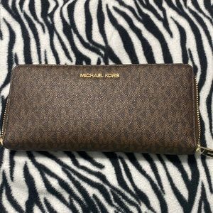 Micheal Kors Wallet